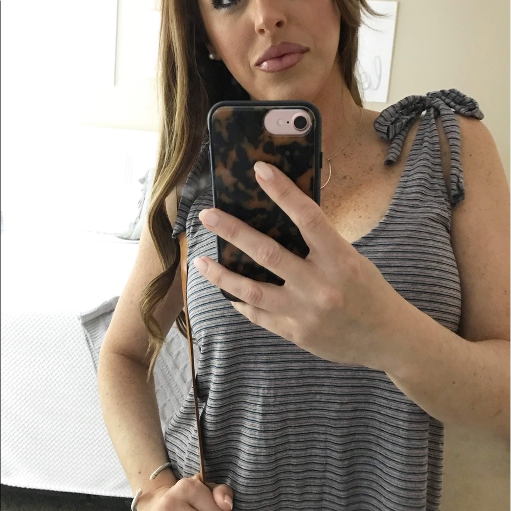 Hinge Top